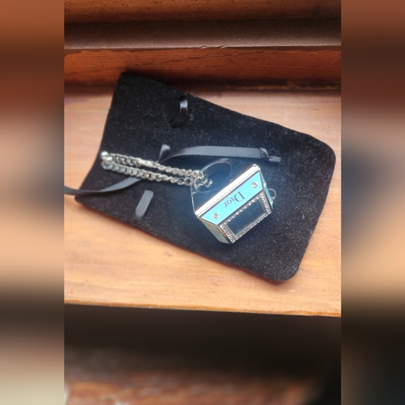 RARE Christian Dior Lip Gloss Princess Ring Size 9 Turquoise LTD ED - Picture 5 of 6